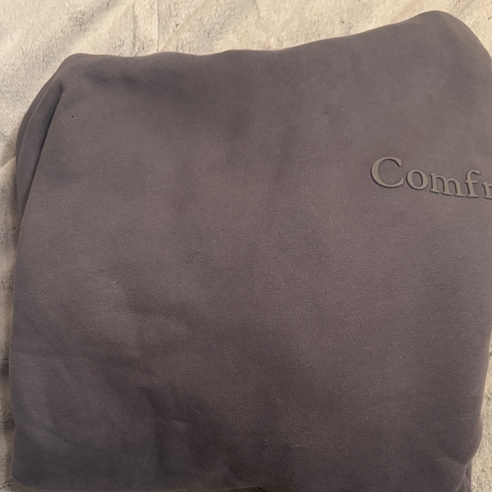 Gray Comfrt Sweater Size L